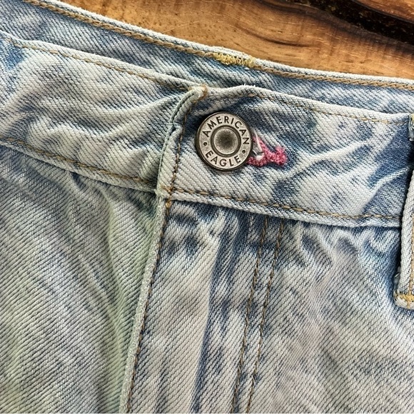 AEO Mom Shorts Pride Rainbow Pockets Distressed Denim Size 8 - Picture 2 of 11